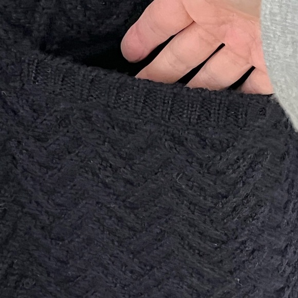 Talbots Navy Cable Knit Cardigan Sweater Chunky Oblong Wooden Buttons S - Picture 6 of 14